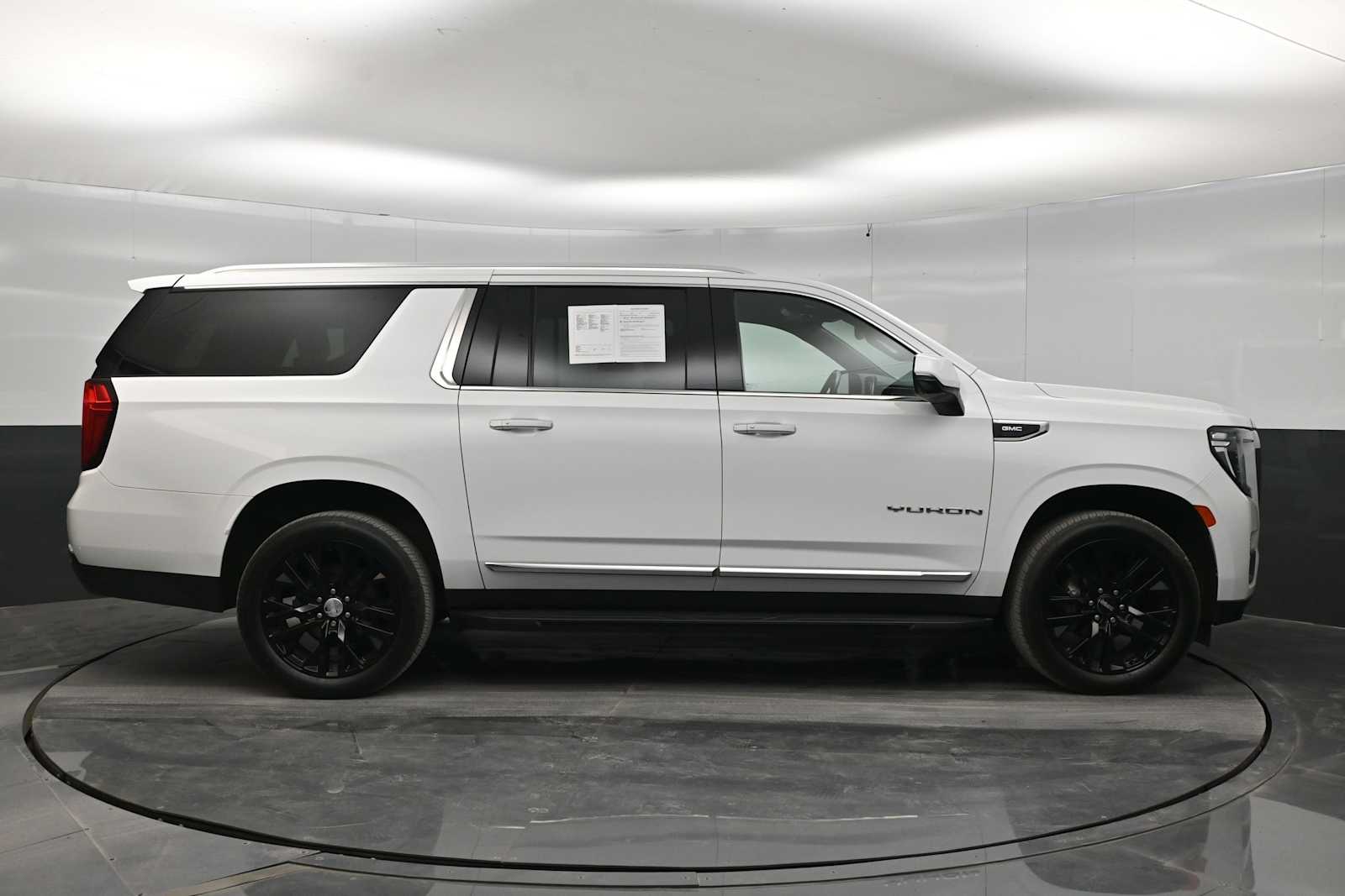 2022 GMC Yukon XL SLT