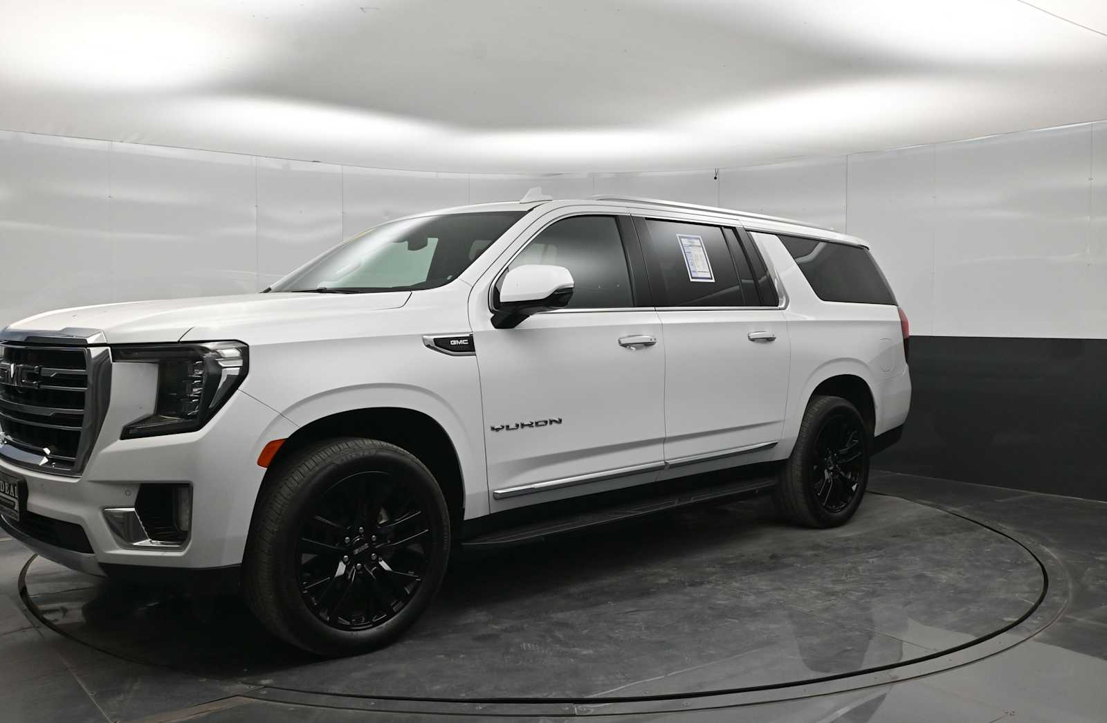 2022 GMC Yukon XL SLT