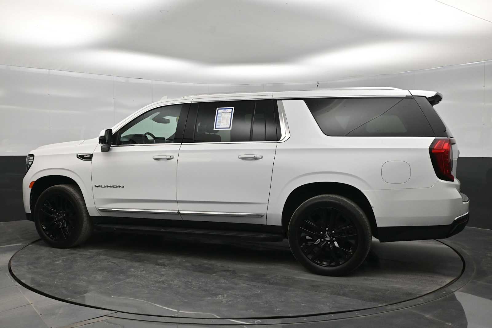2022 GMC Yukon XL SLT