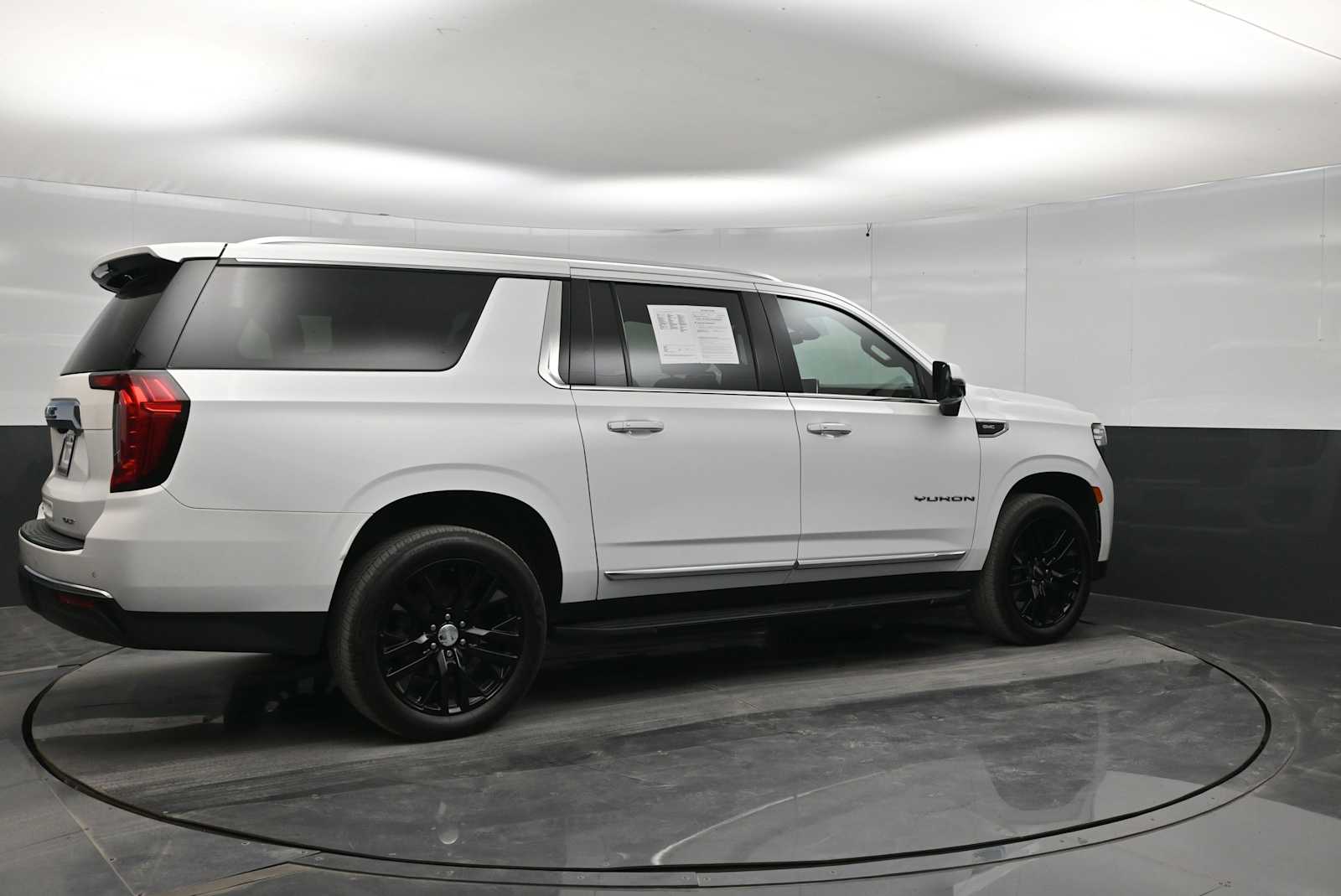 2022 GMC Yukon XL SLT