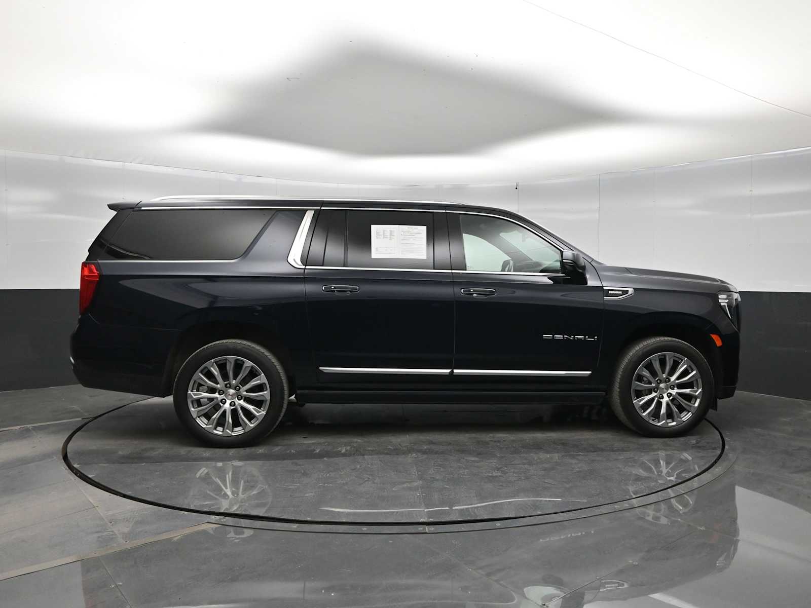 2023 GMC Yukon XL 4WD Denali