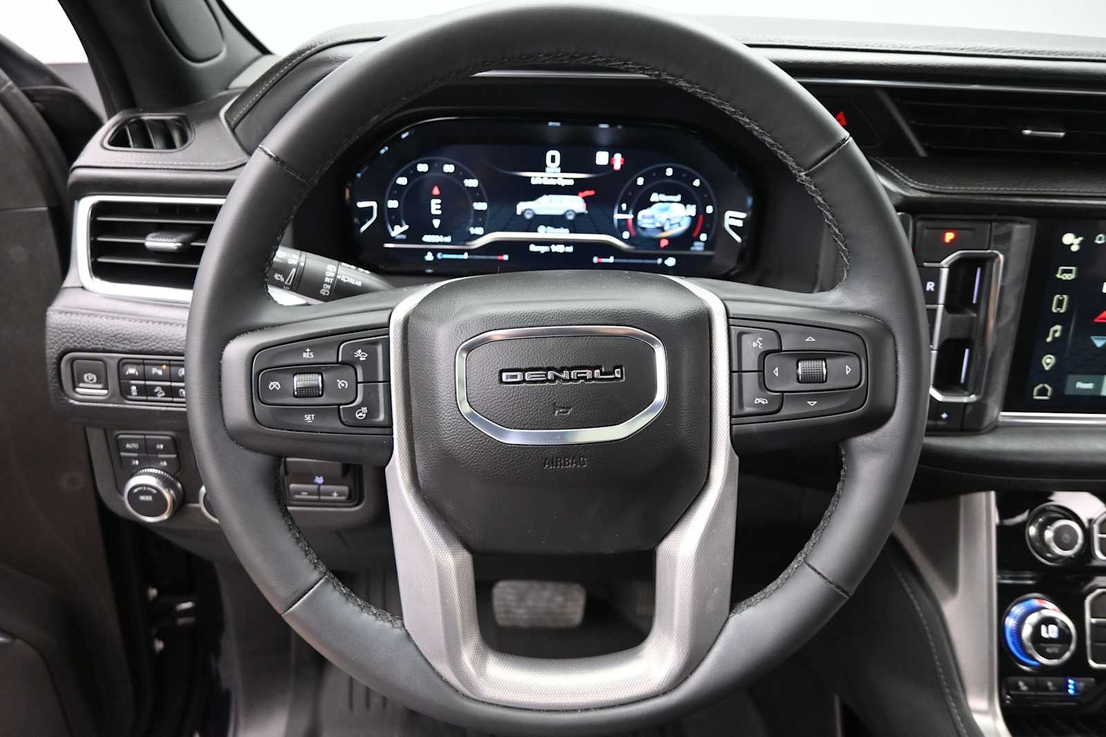2023 GMC Yukon XL 4WD Denali