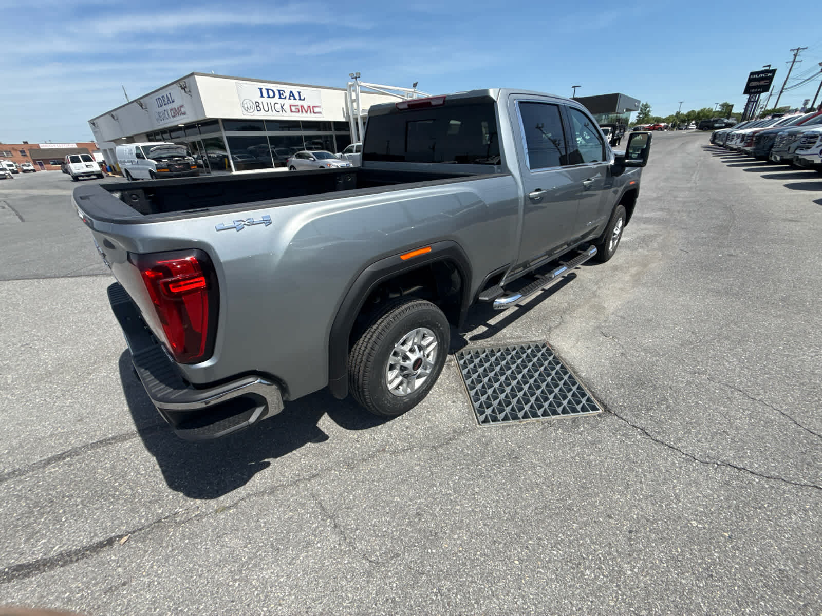 2026 GMC Sierra 2500 HD SLE