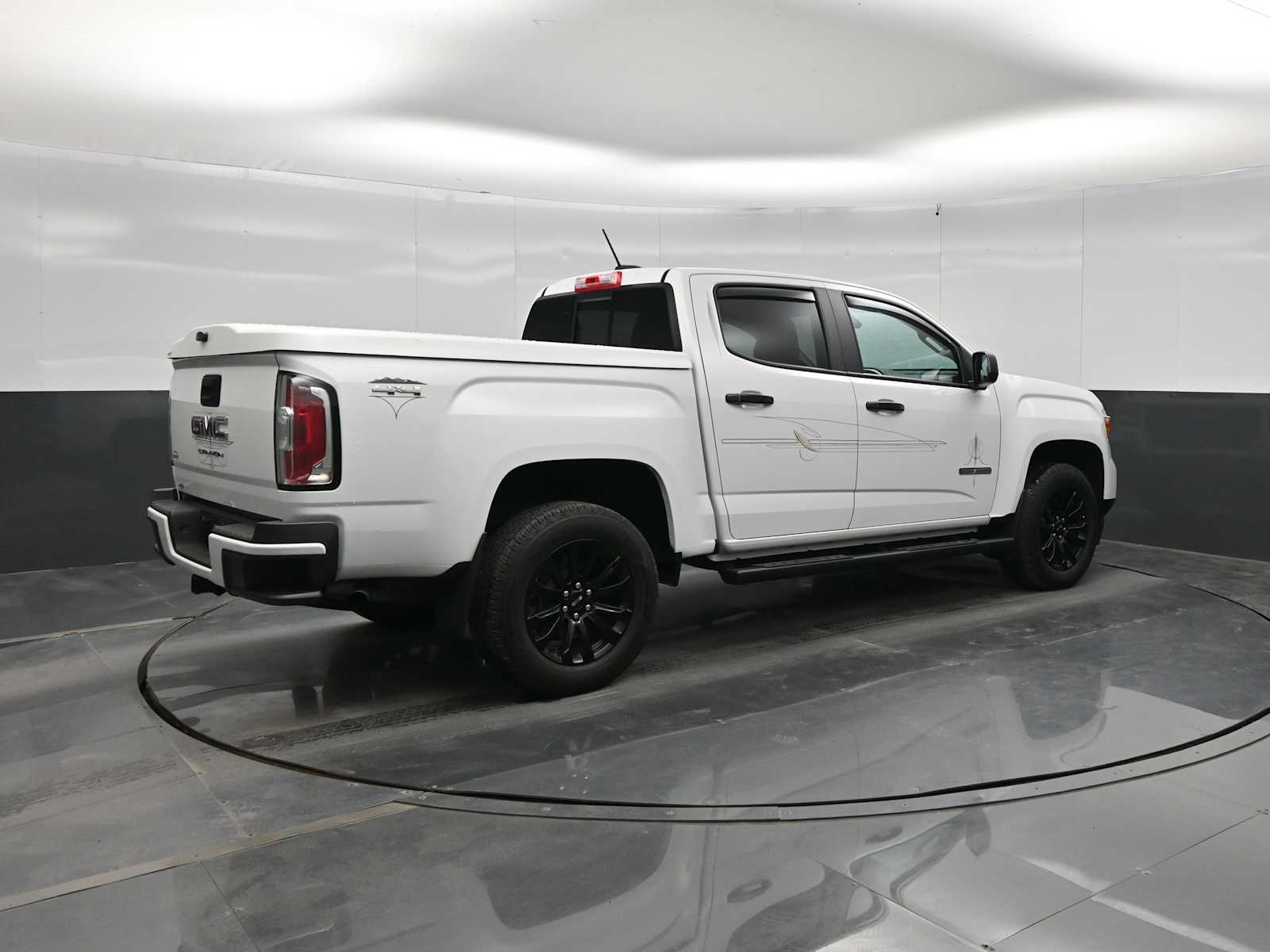 2022 GMC Canyon 4WD Crew Cab Short Box Elevation