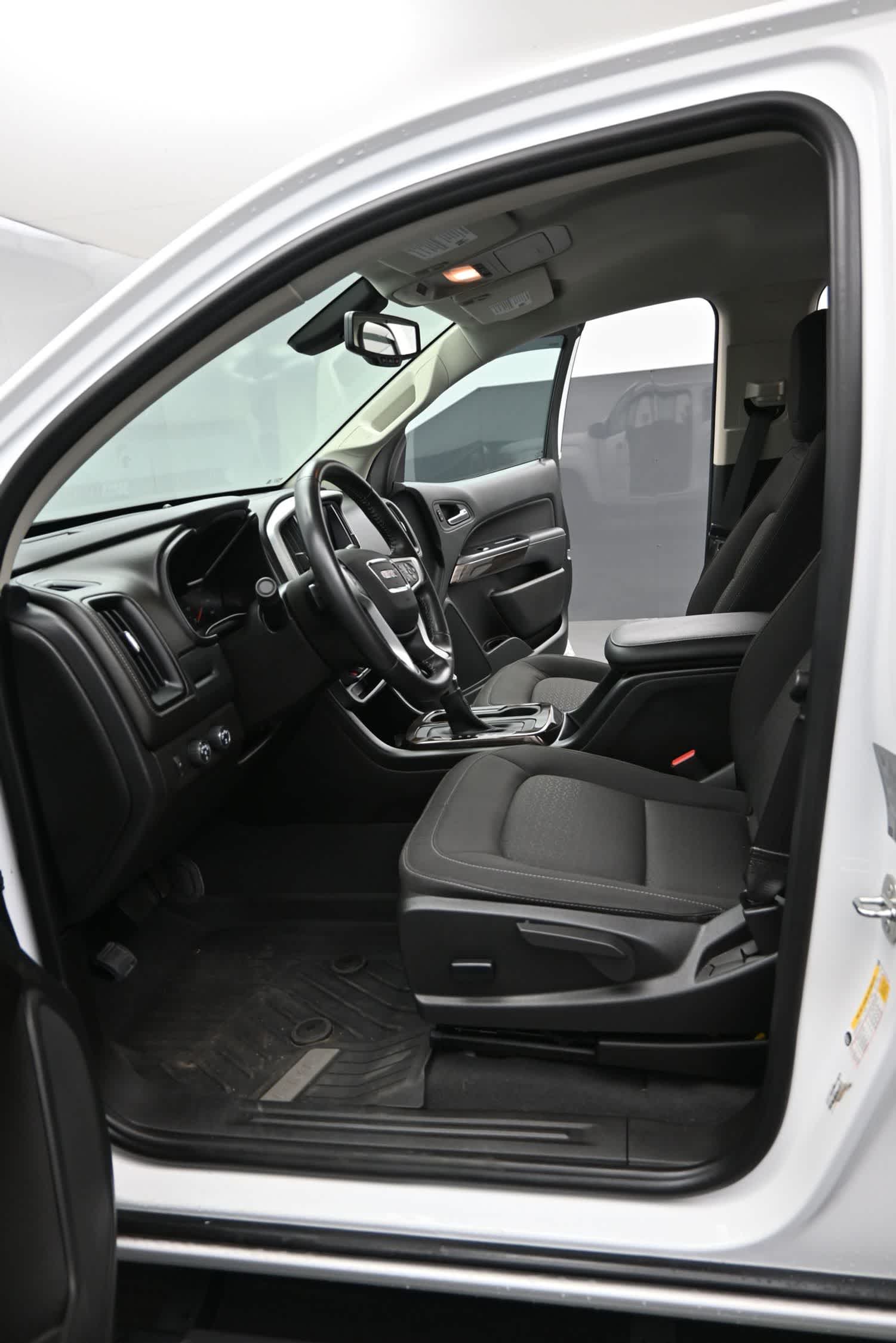 2022 GMC Canyon 4WD Crew Cab Short Box Elevation