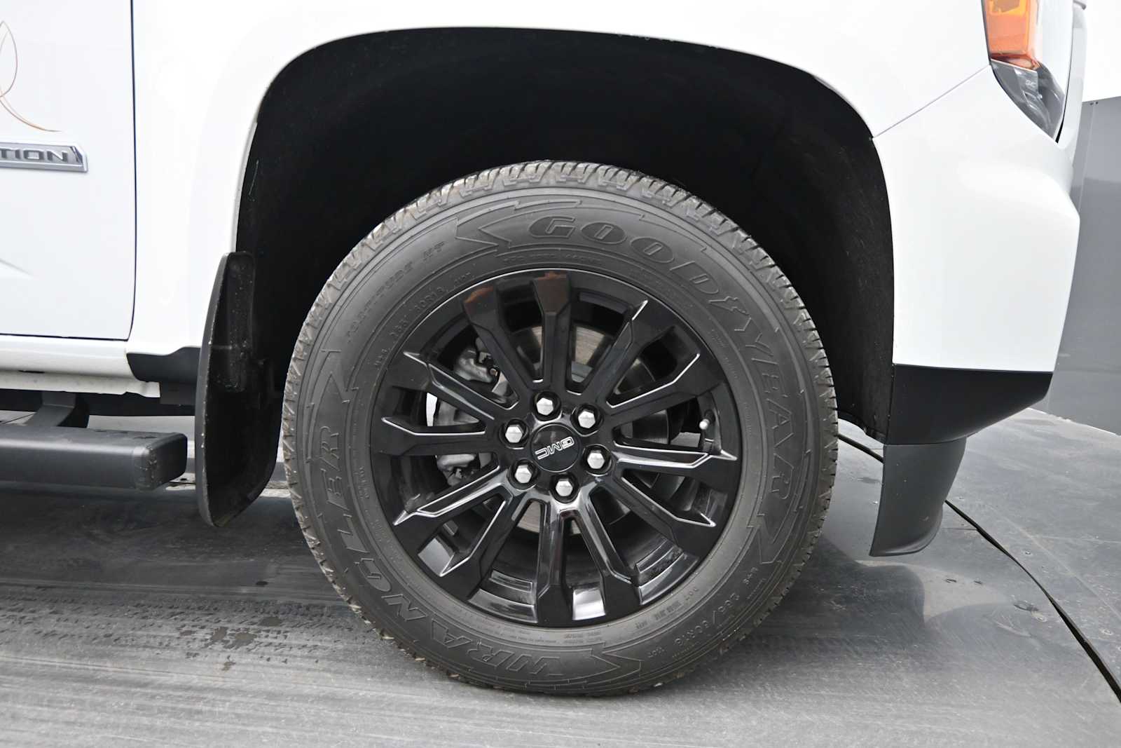2022 GMC Canyon 4WD Crew Cab Short Box Elevation