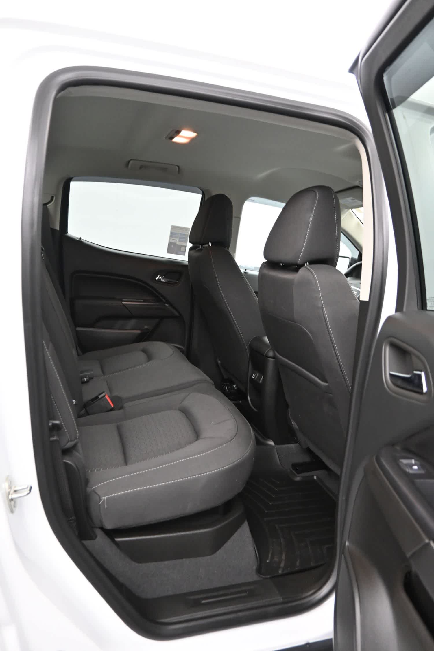 2022 GMC Canyon 4WD Crew Cab Short Box Elevation