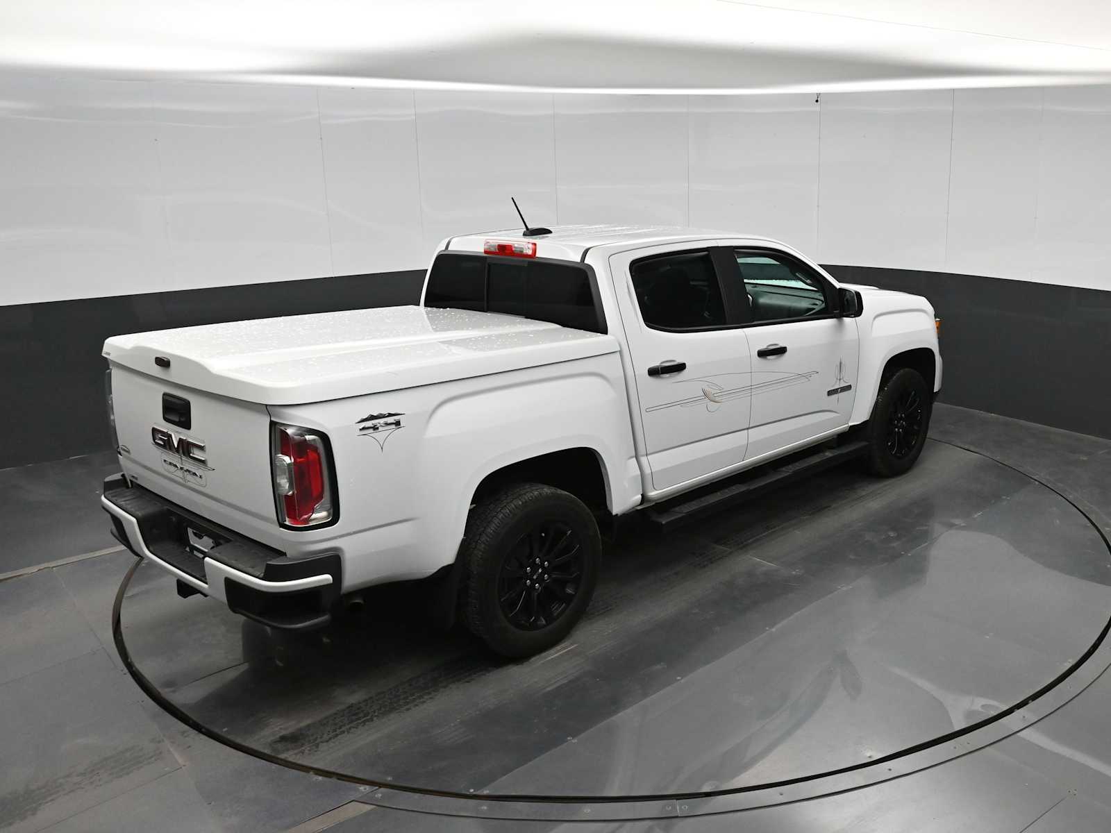 2022 GMC Canyon 4WD Crew Cab Short Box Elevation