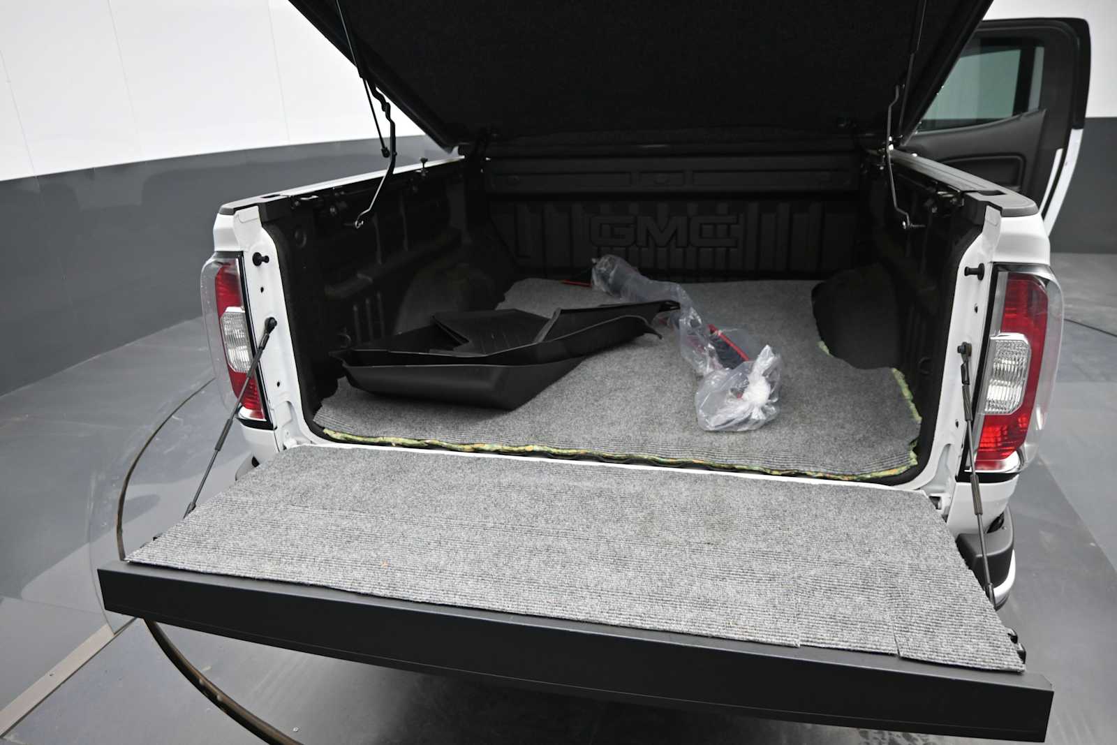 2022 GMC Canyon 4WD Crew Cab Short Box Elevation