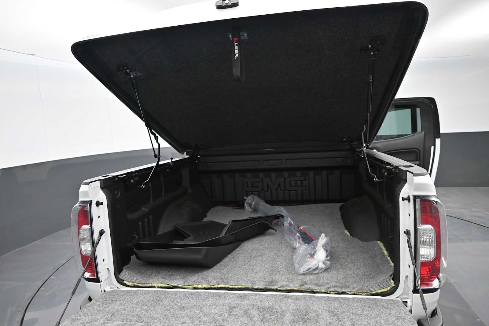 2022 GMC Canyon 4WD Crew Cab Short Box Elevation