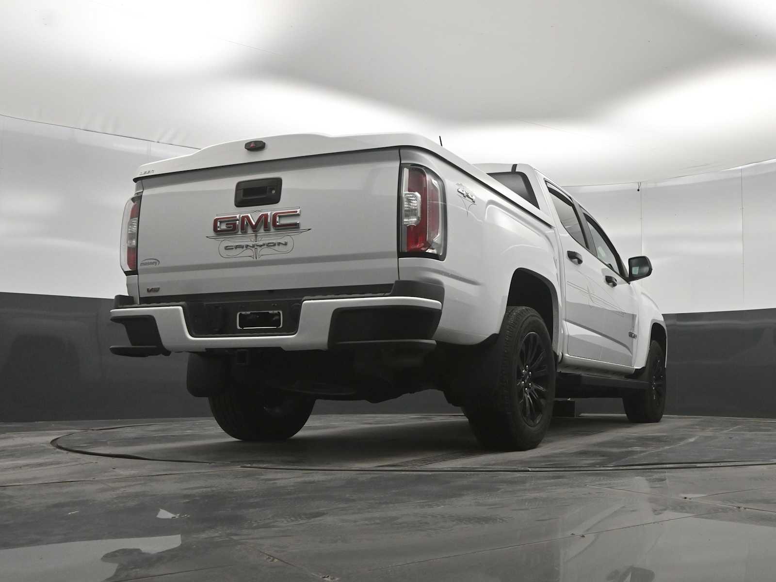 2022 GMC Canyon 4WD Crew Cab Short Box Elevation