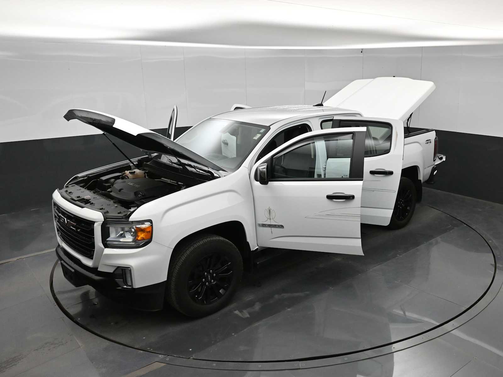 2022 GMC Canyon 4WD Crew Cab Short Box Elevation