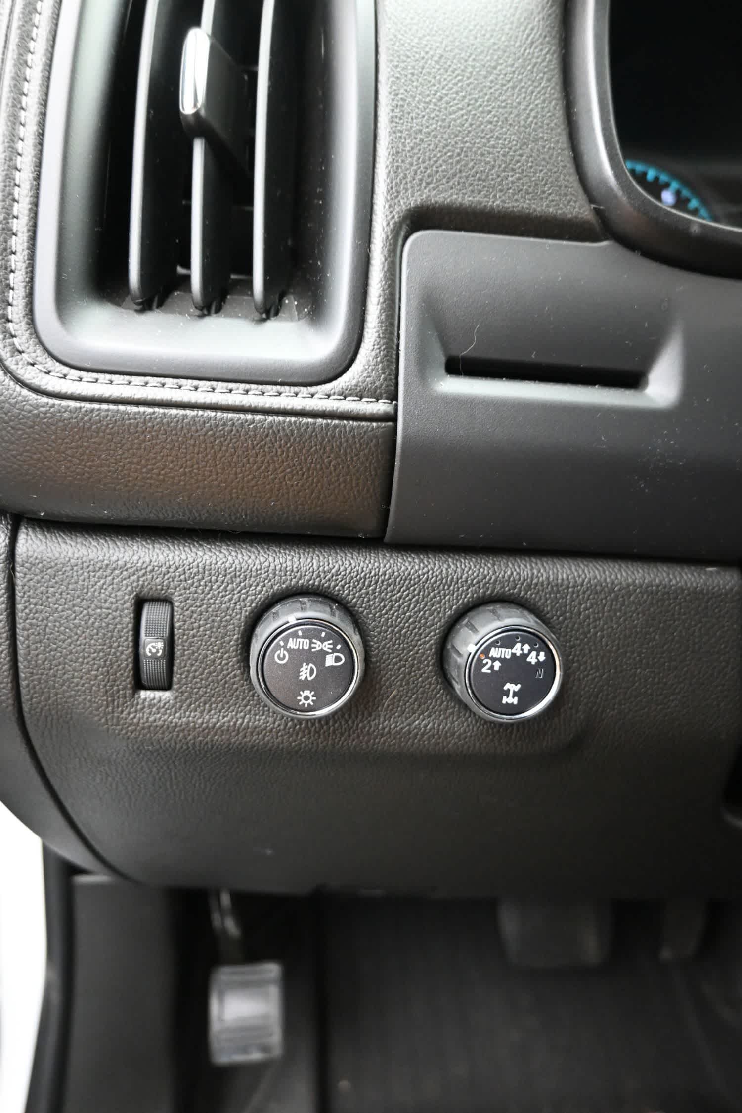 2022 GMC Canyon 4WD Crew Cab Short Box Elevation