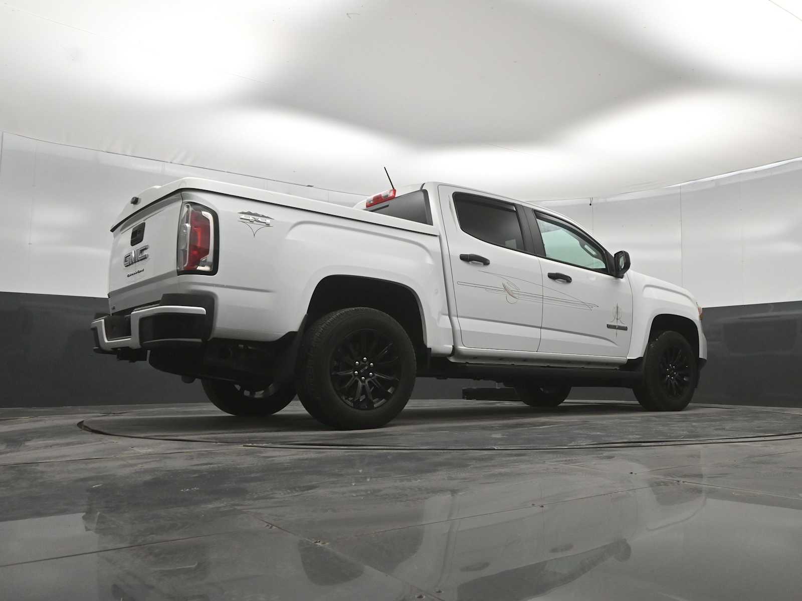 2022 GMC Canyon 4WD Crew Cab Short Box Elevation