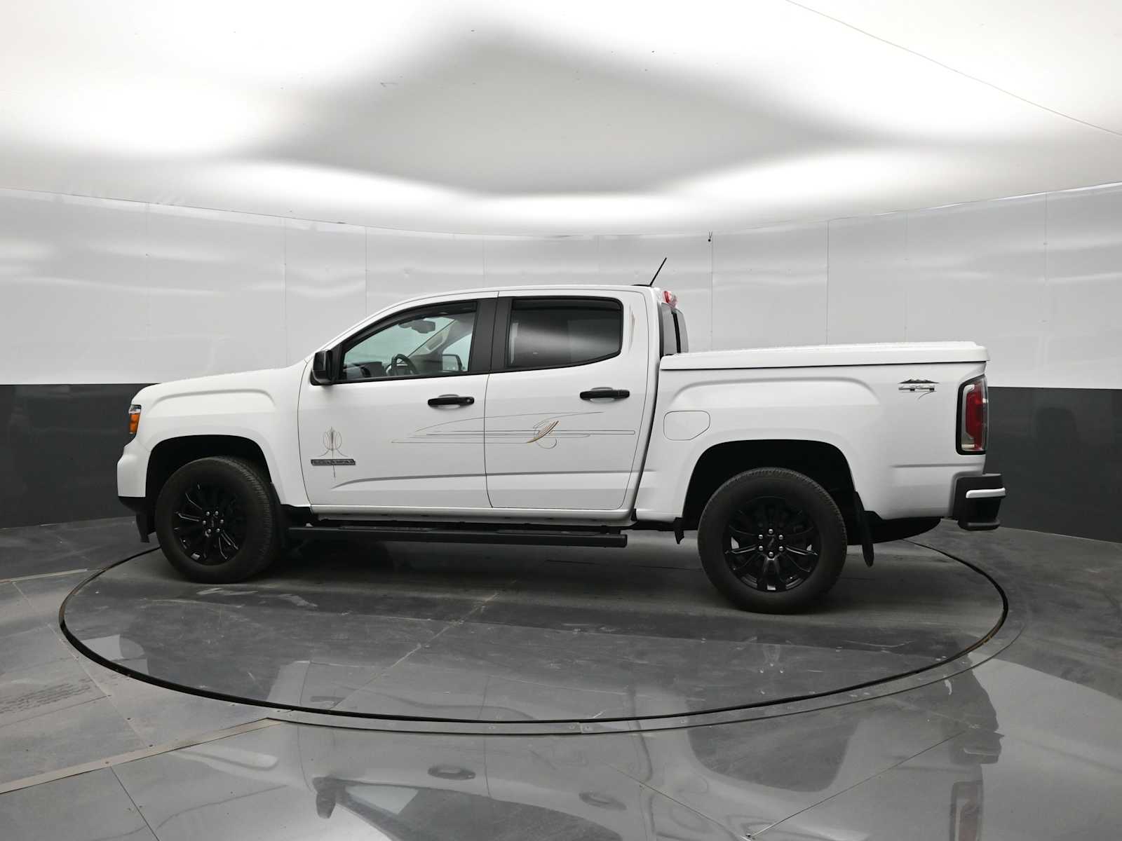 2022 GMC Canyon 4WD Crew Cab Short Box Elevation