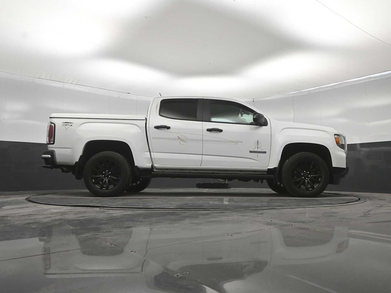 2022 GMC Canyon 4WD Crew Cab Short Box Elevation