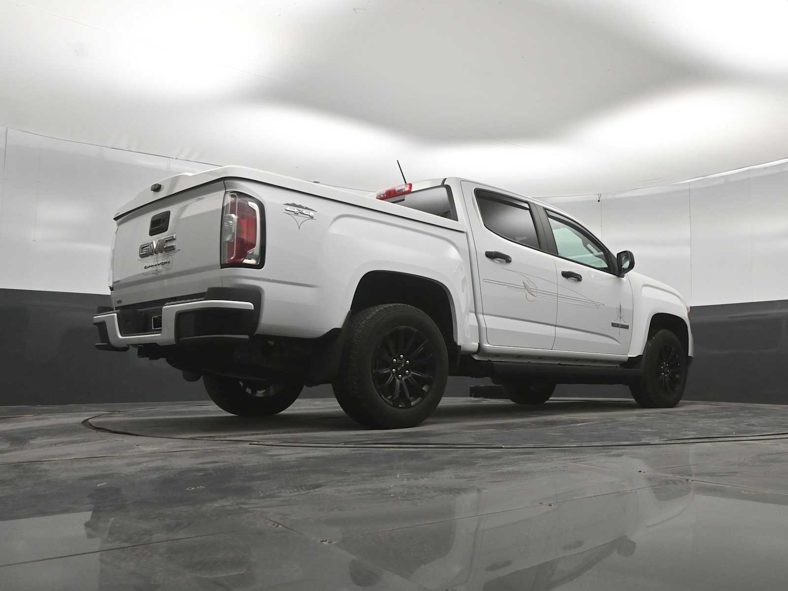 2022 GMC Canyon 4WD Crew Cab Short Box Elevation