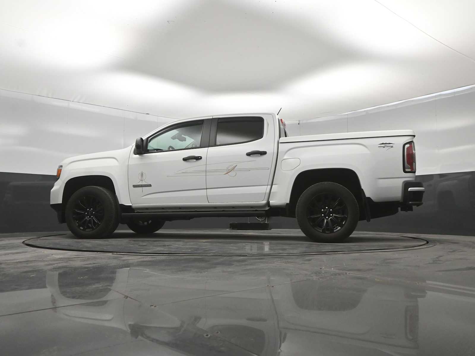2022 GMC Canyon 4WD Crew Cab Short Box Elevation