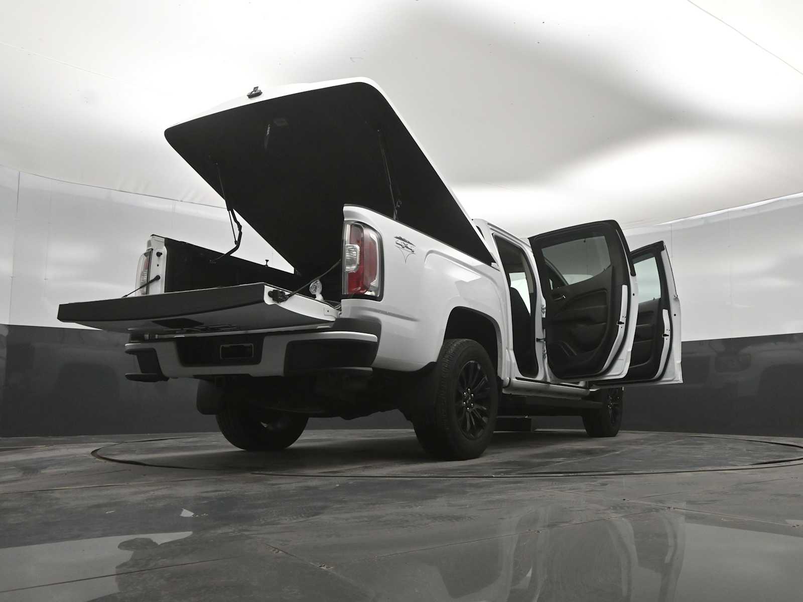 2022 GMC Canyon 4WD Crew Cab Short Box Elevation