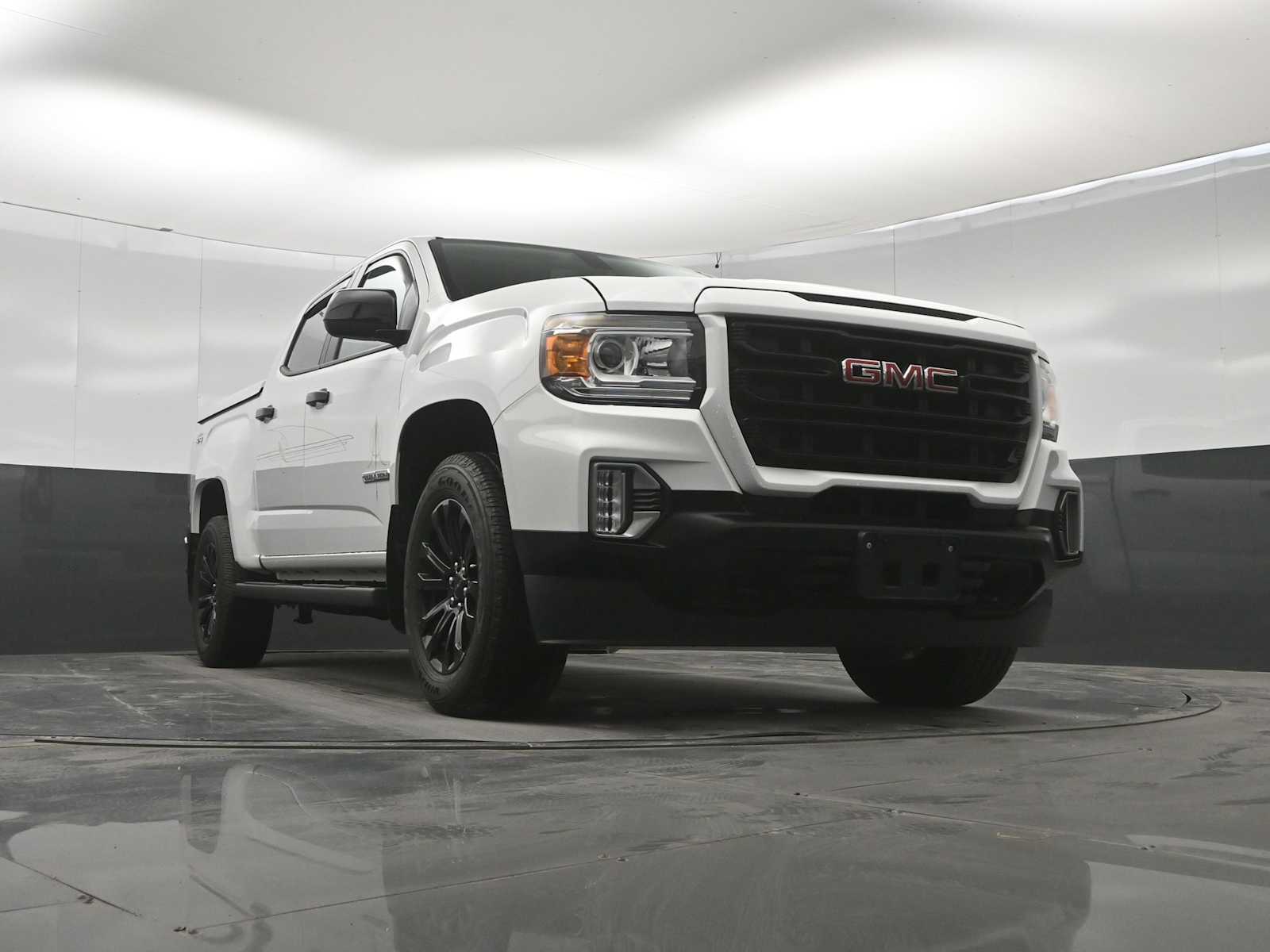 2022 GMC Canyon 4WD Crew Cab Short Box Elevation