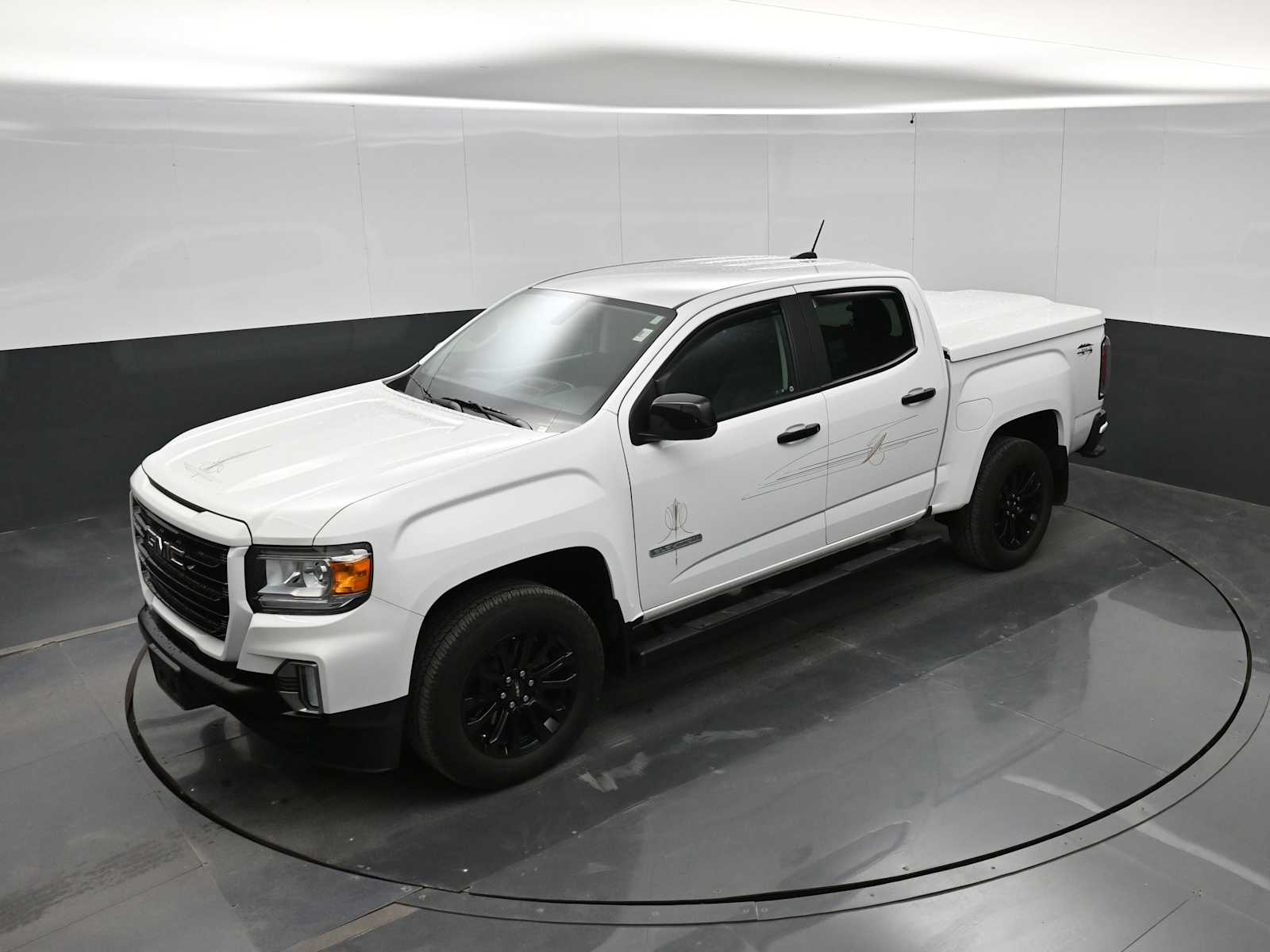 2022 GMC Canyon 4WD Crew Cab Short Box Elevation