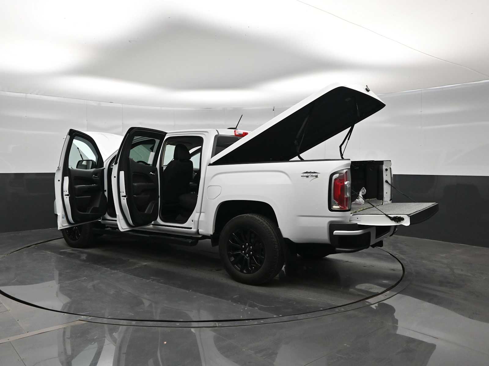 2022 GMC Canyon 4WD Crew Cab Short Box Elevation