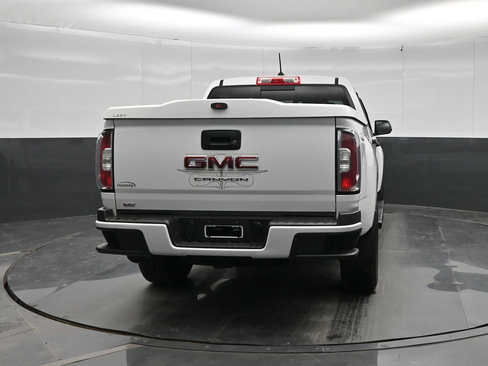 2022 GMC Canyon 4WD Crew Cab Short Box Elevation