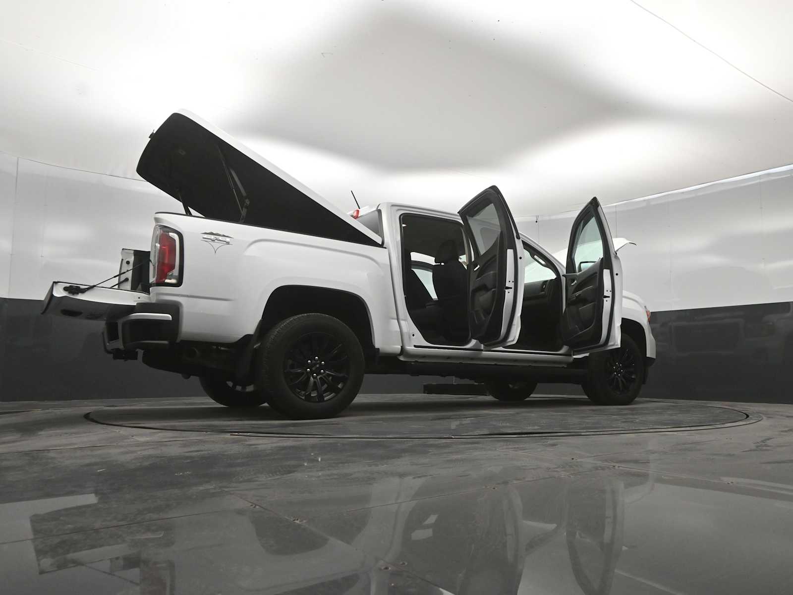 2022 GMC Canyon 4WD Crew Cab Short Box Elevation