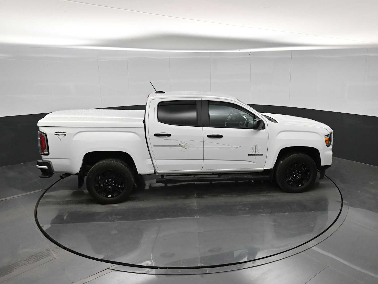 2022 GMC Canyon 4WD Crew Cab Short Box Elevation