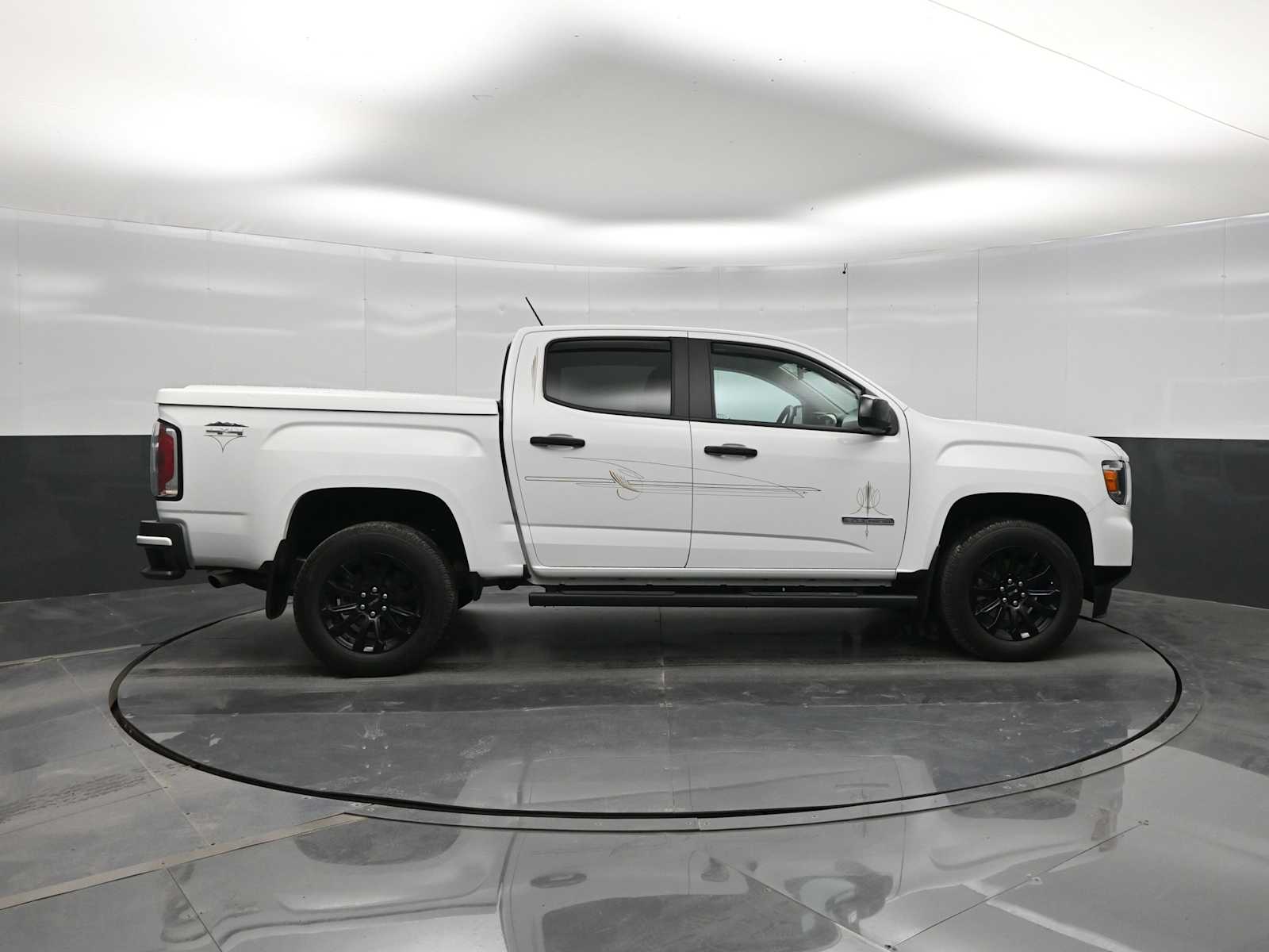 2022 GMC Canyon 4WD Crew Cab Short Box Elevation