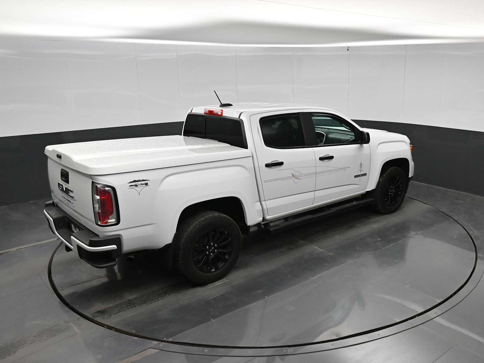 2022 GMC Canyon 4WD Crew Cab Short Box Elevation