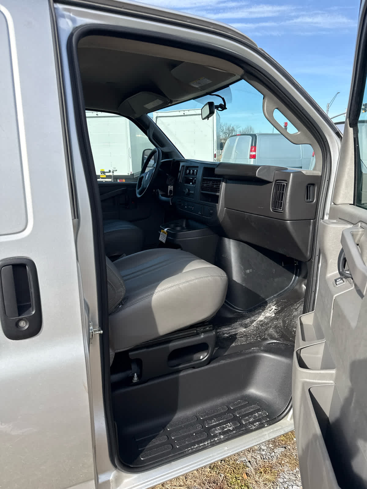 2025 GMC Savana Cargo 2500