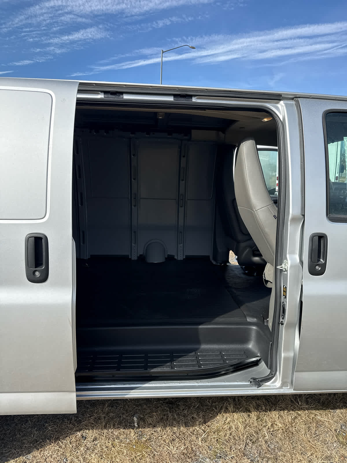 2025 GMC Savana Cargo 2500