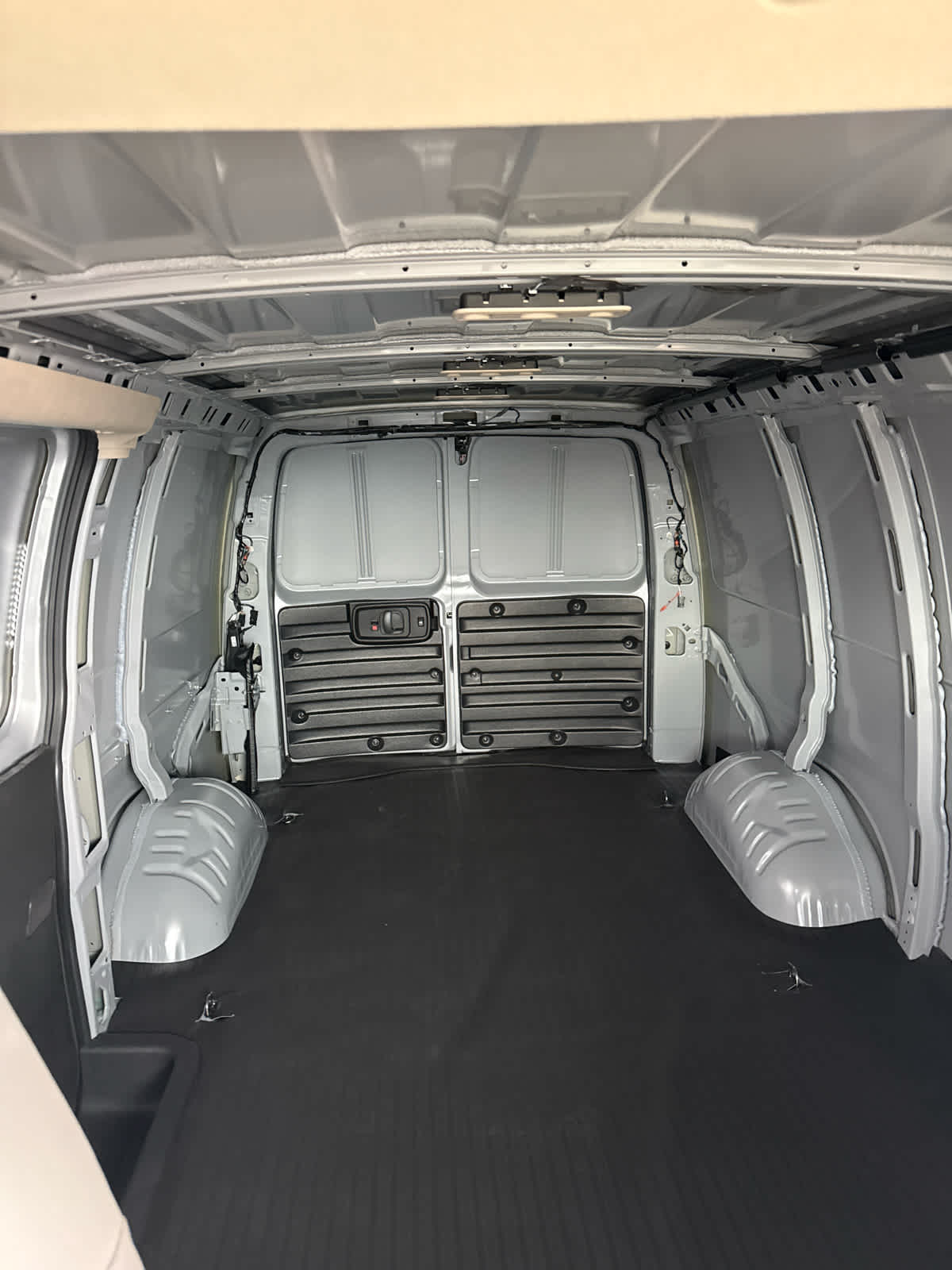 2025 GMC Savana Cargo 2500