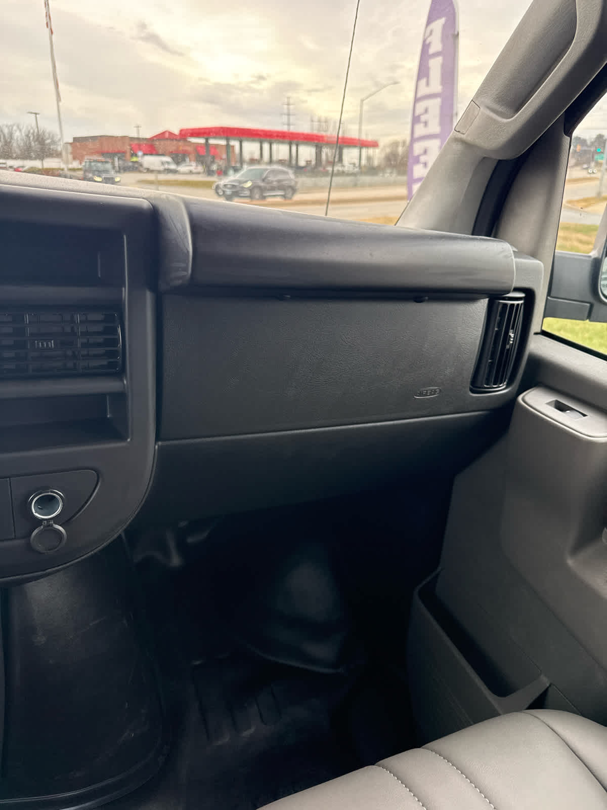 2025 GMC Savana Cargo 2500