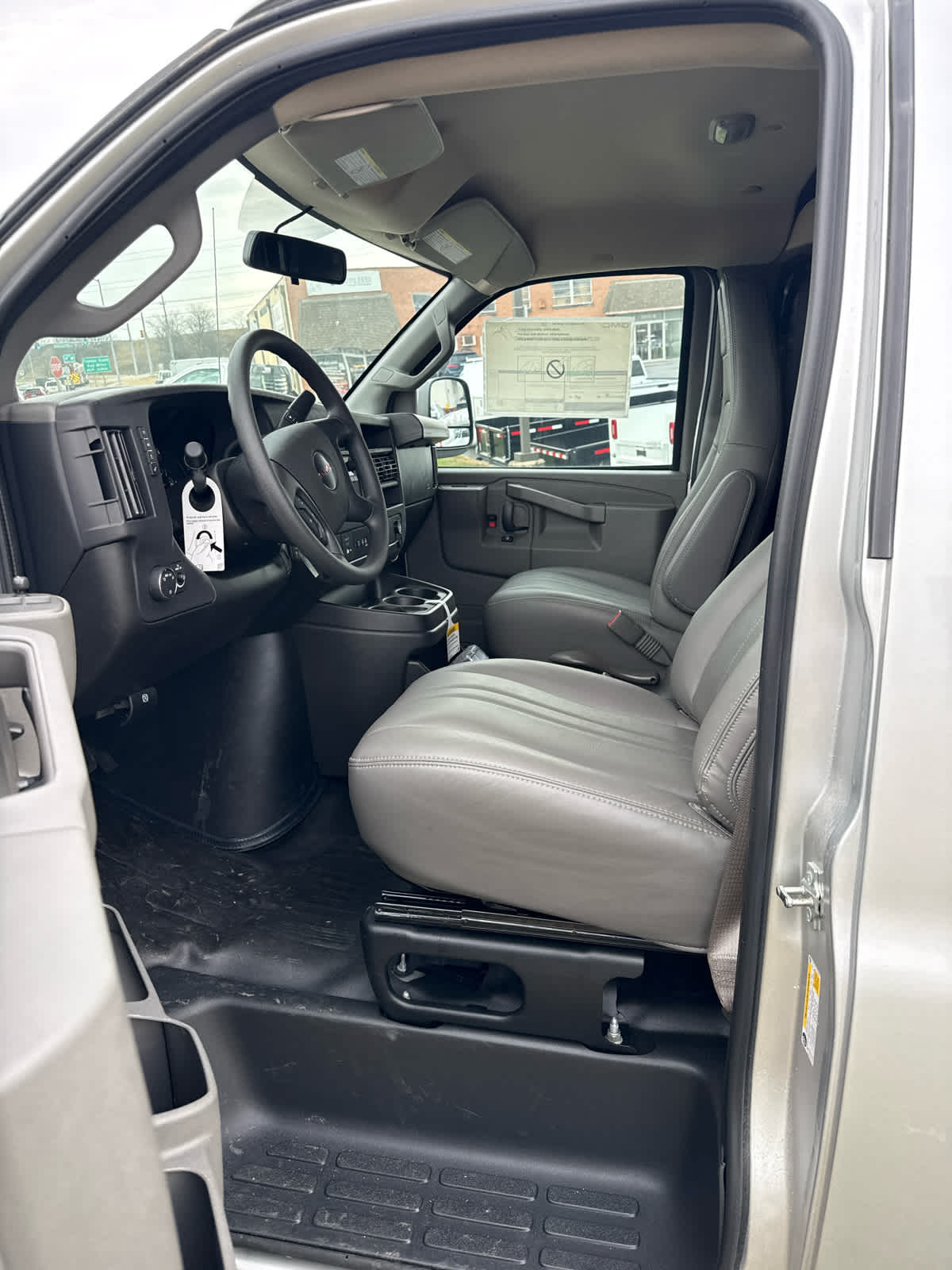 2025 GMC Savana Cargo 2500