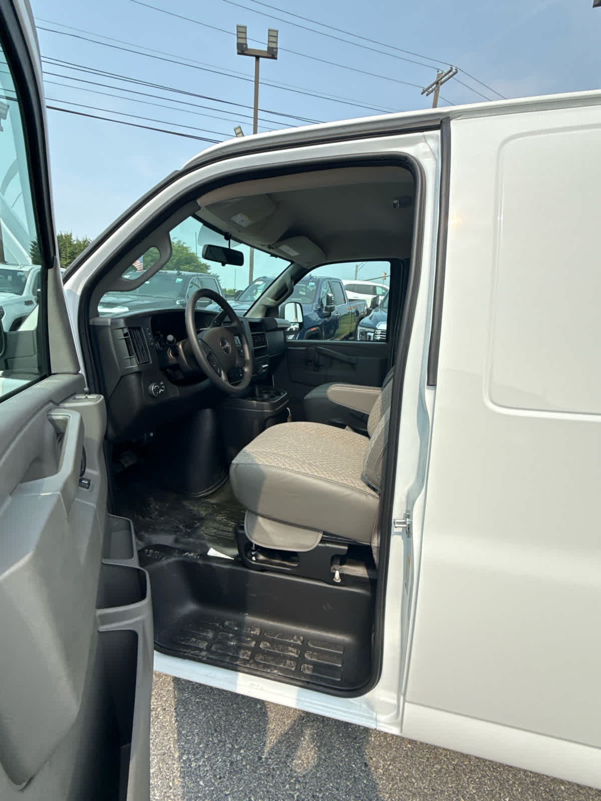 2026 GMC Savana Cargo 2500 Regular Wheelbase, Work Van, RWD