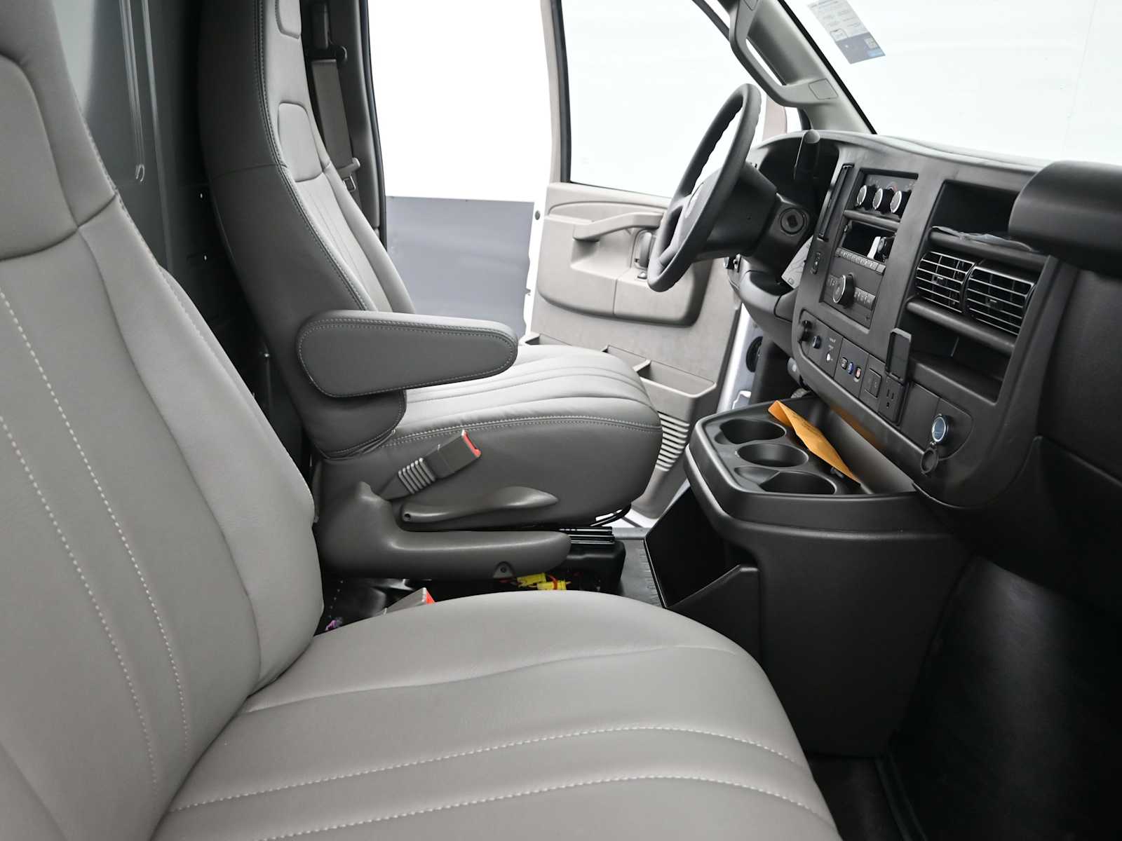 2025 GMC Savana Cargo RWD 2500 Regular Wheelbase Work Van