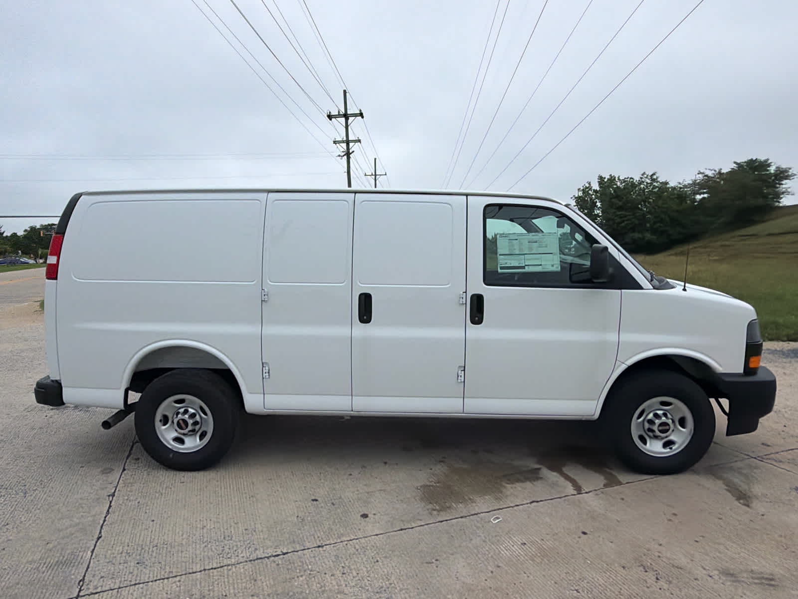 2025 GMC Savana Cargo 2500
