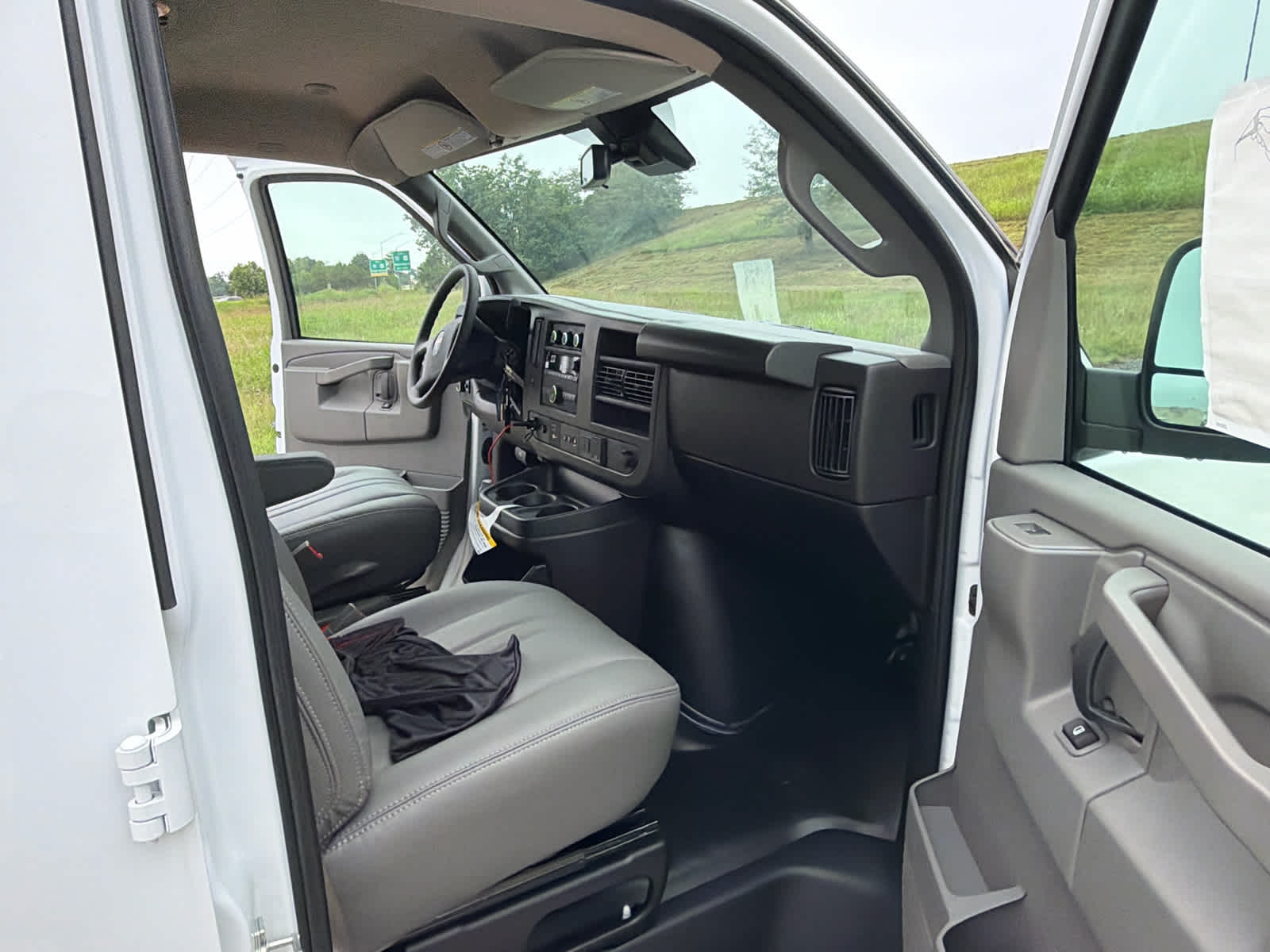 2025 GMC Savana Cargo 2500