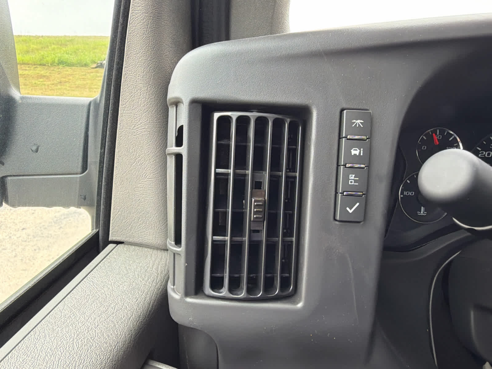 2025 GMC Savana Cargo 2500