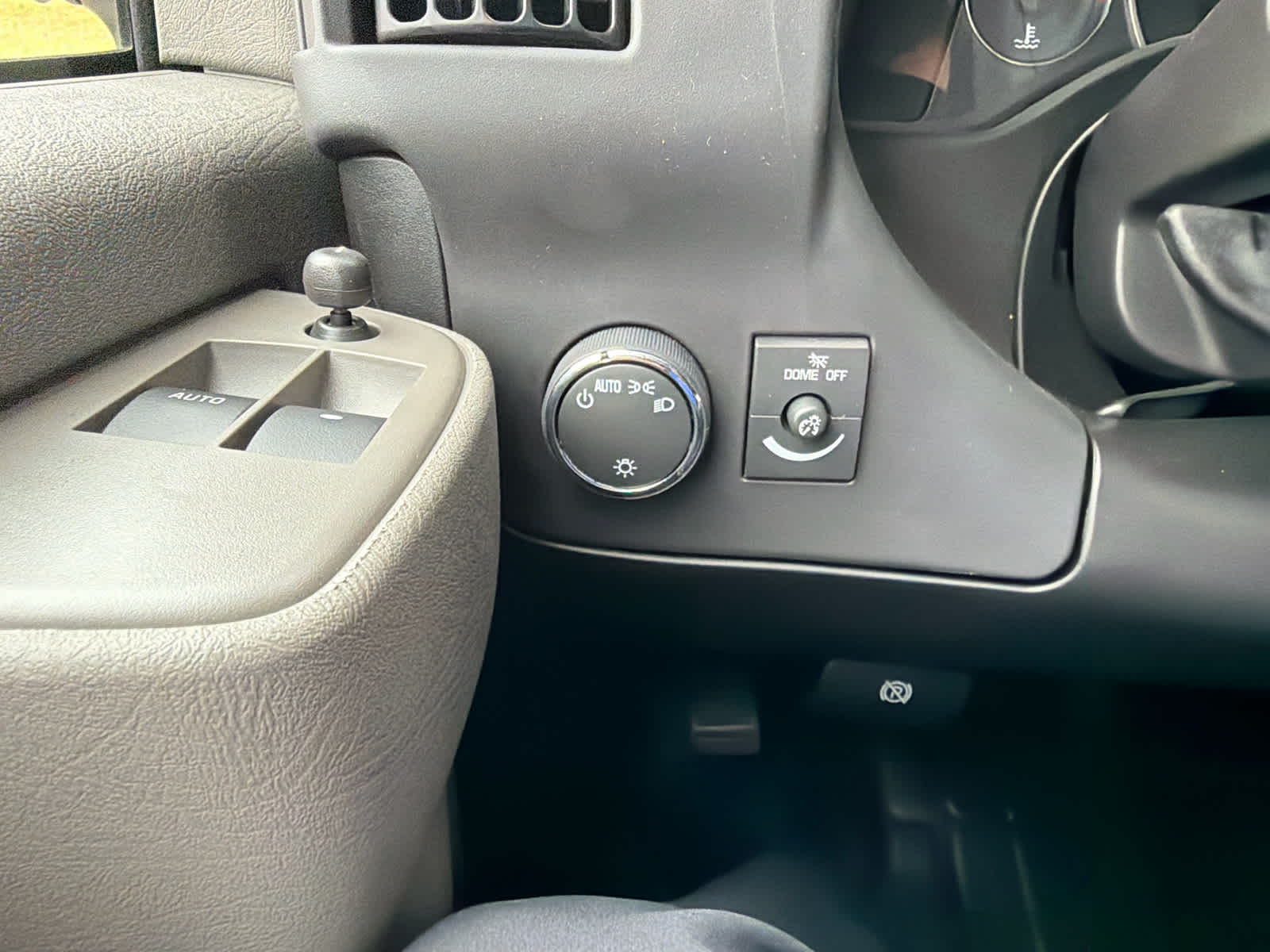 2025 GMC Savana Cargo 2500