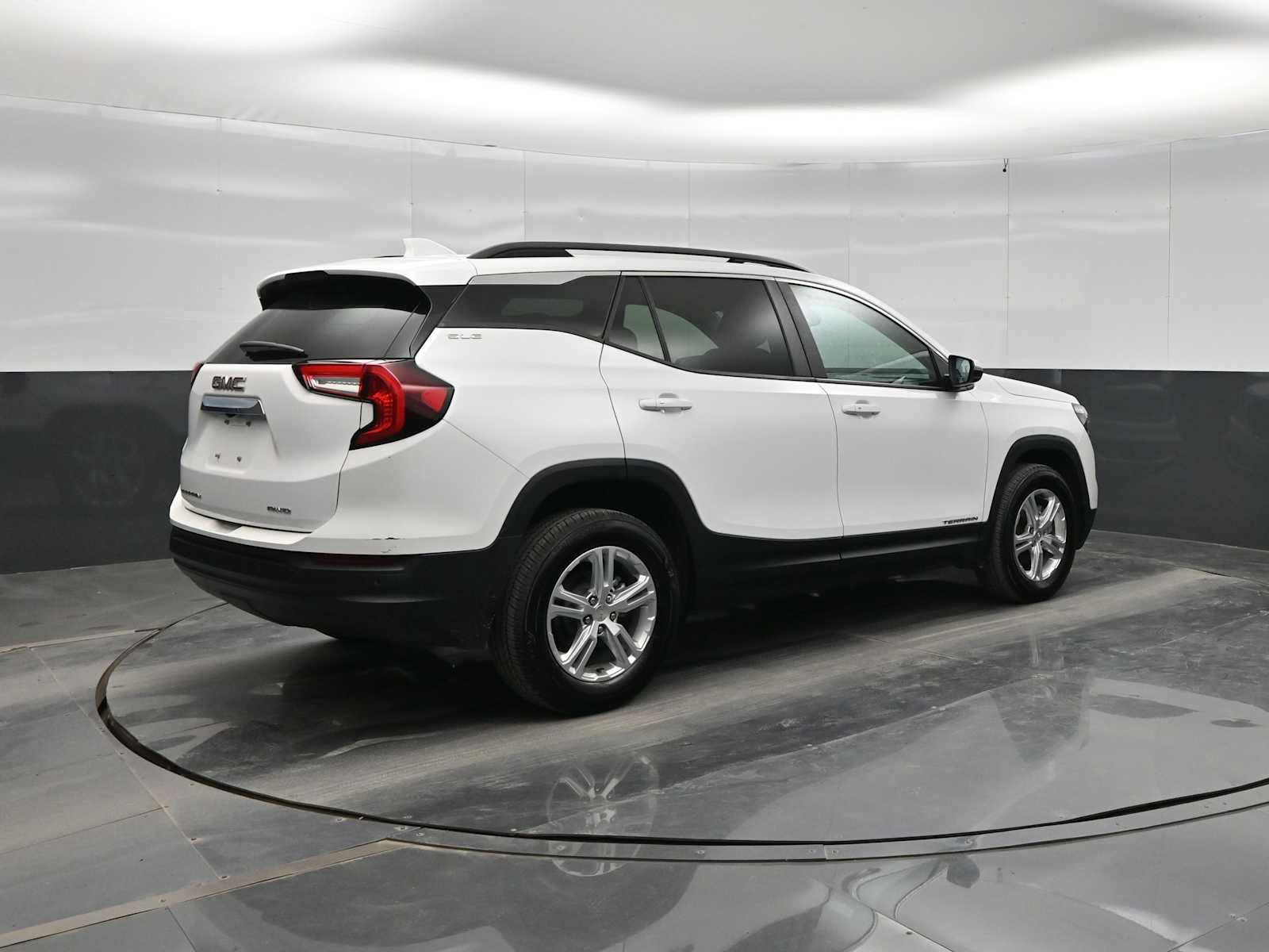 2024 GMC Terrain AWD SLE