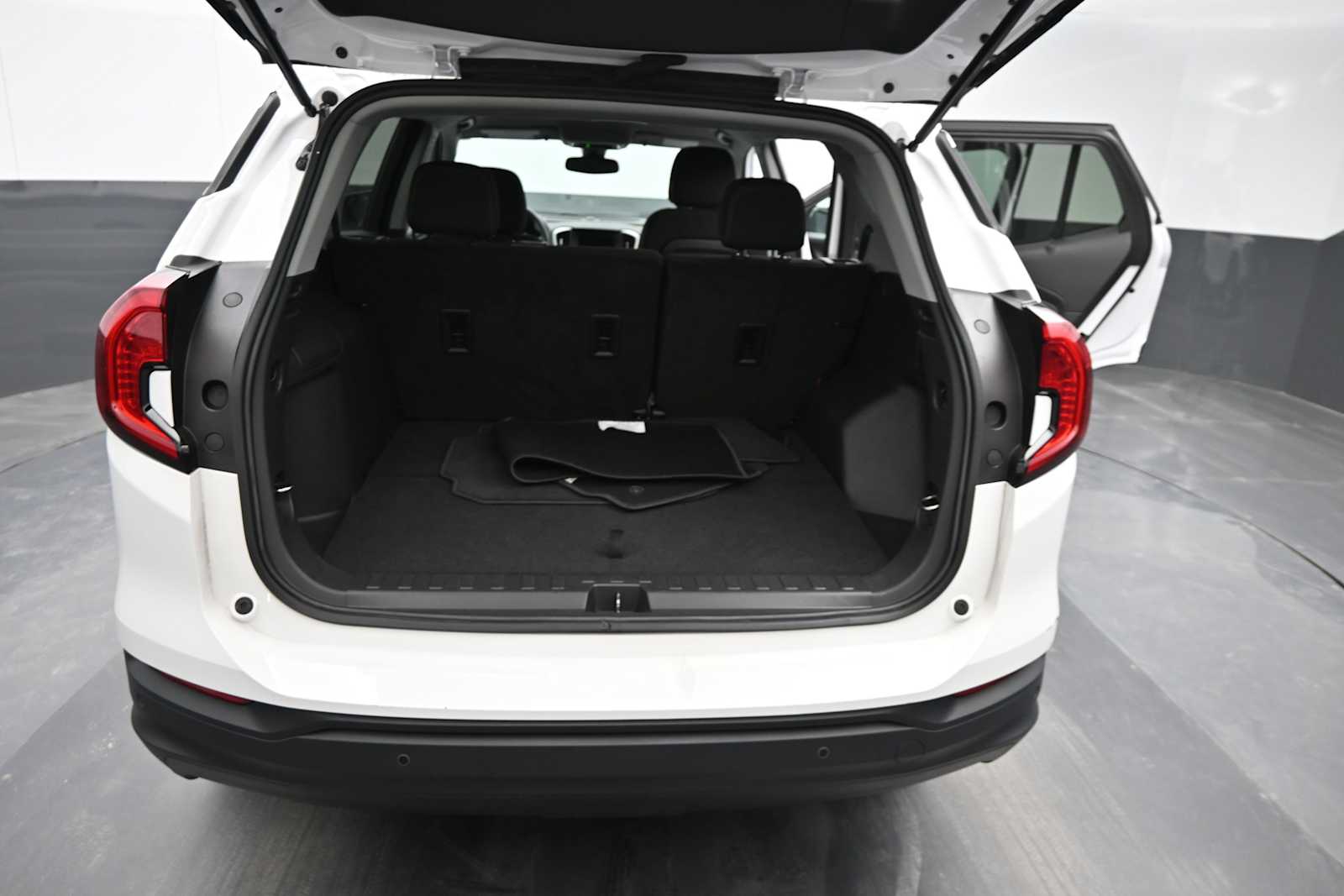 2024 GMC Terrain AWD SLE