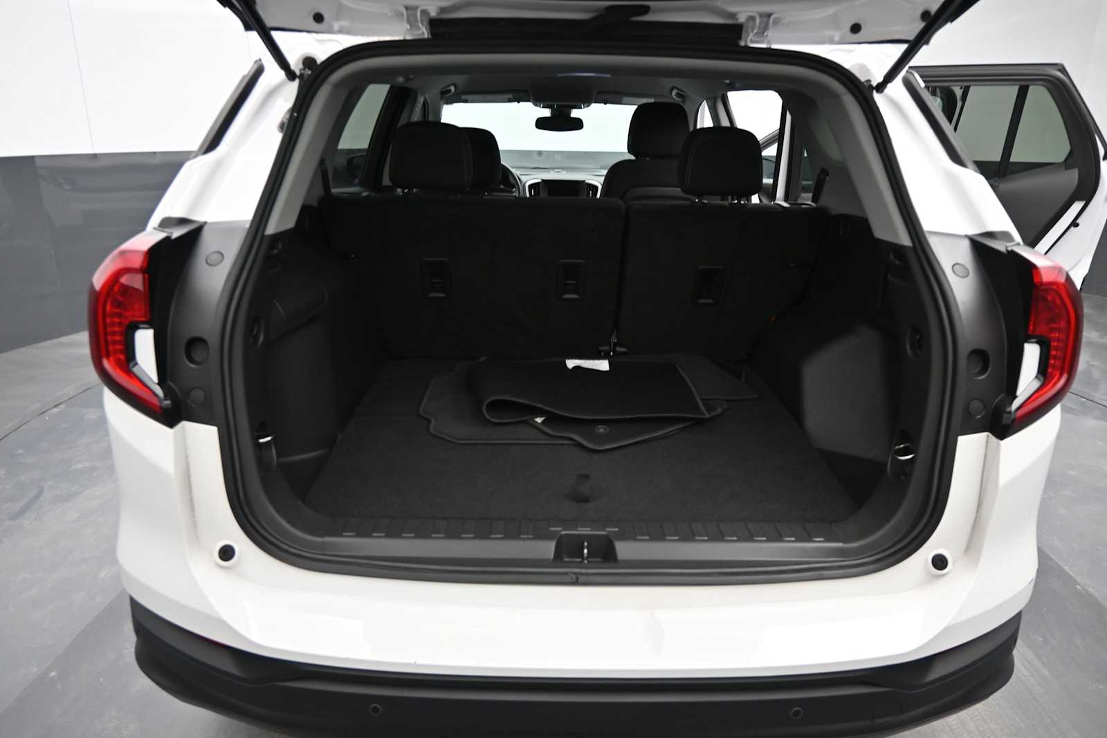 2024 GMC Terrain AWD SLE
