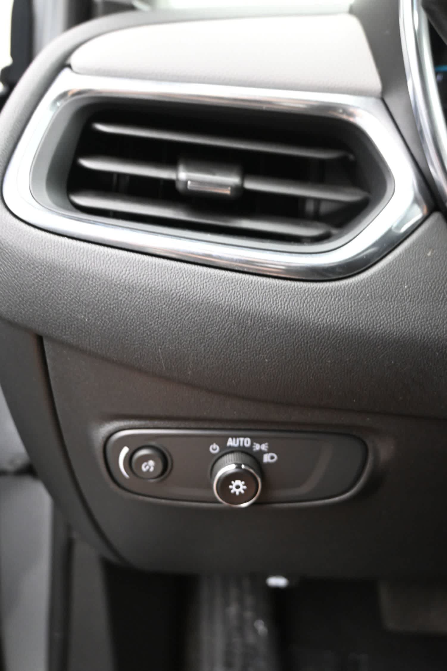 2023 Chevrolet Equinox FWD LS