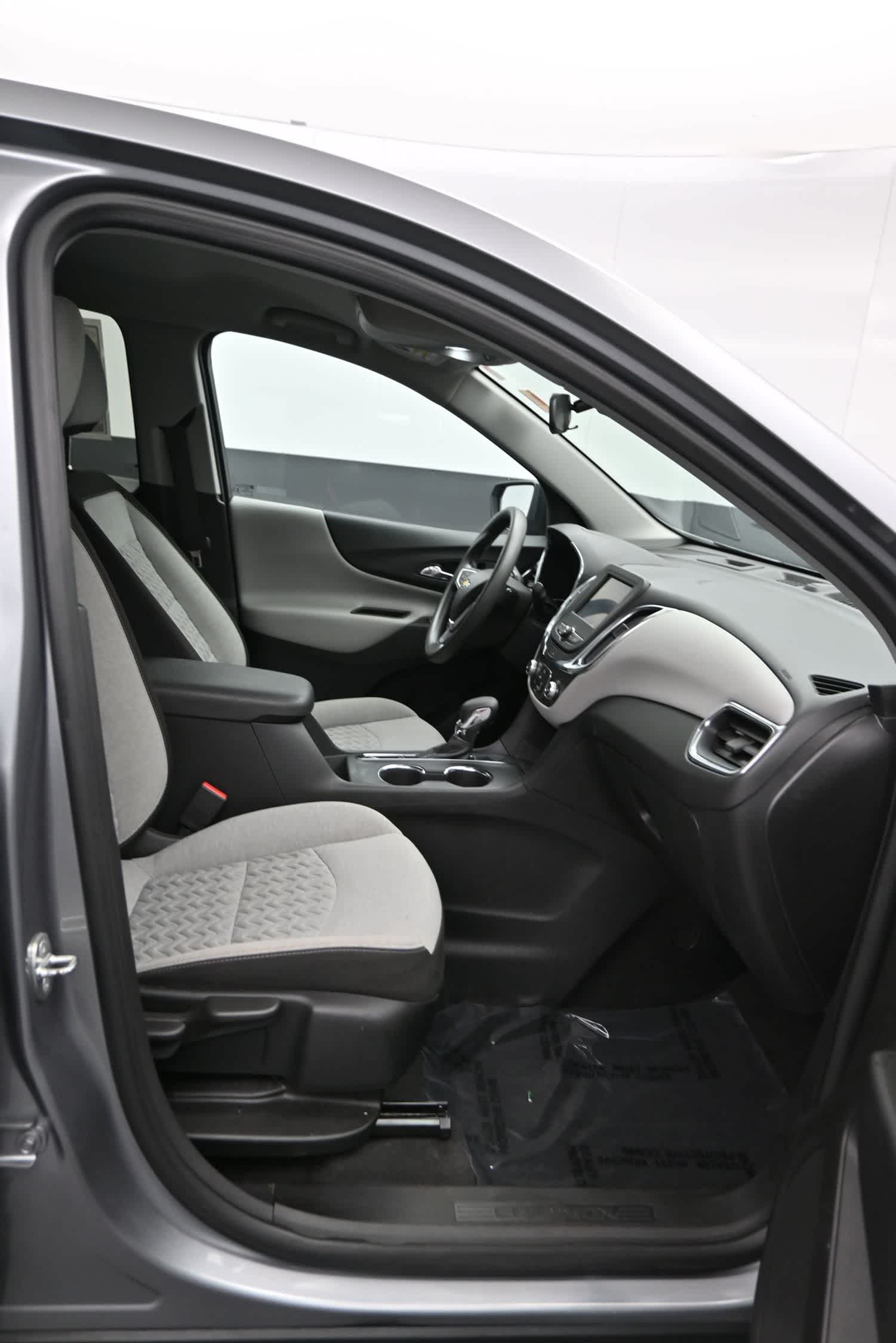 2023 Chevrolet Equinox FWD LS