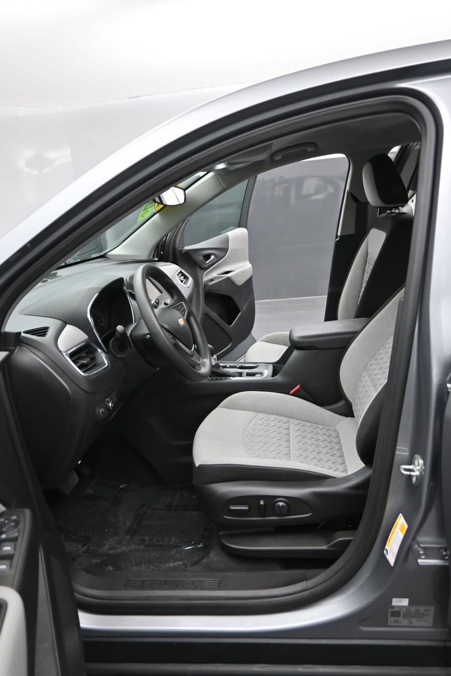2023 Chevrolet Equinox FWD LS
