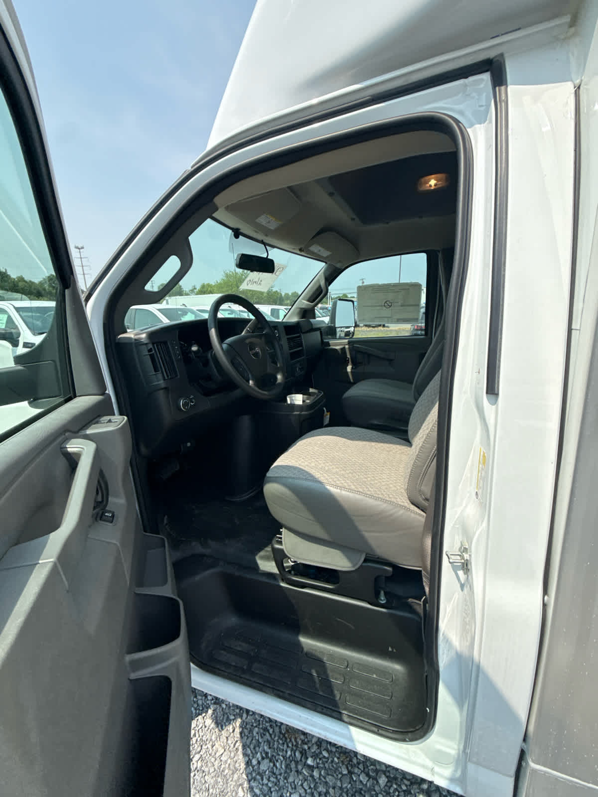 2025 GMC Savana Cutaway Work Van
