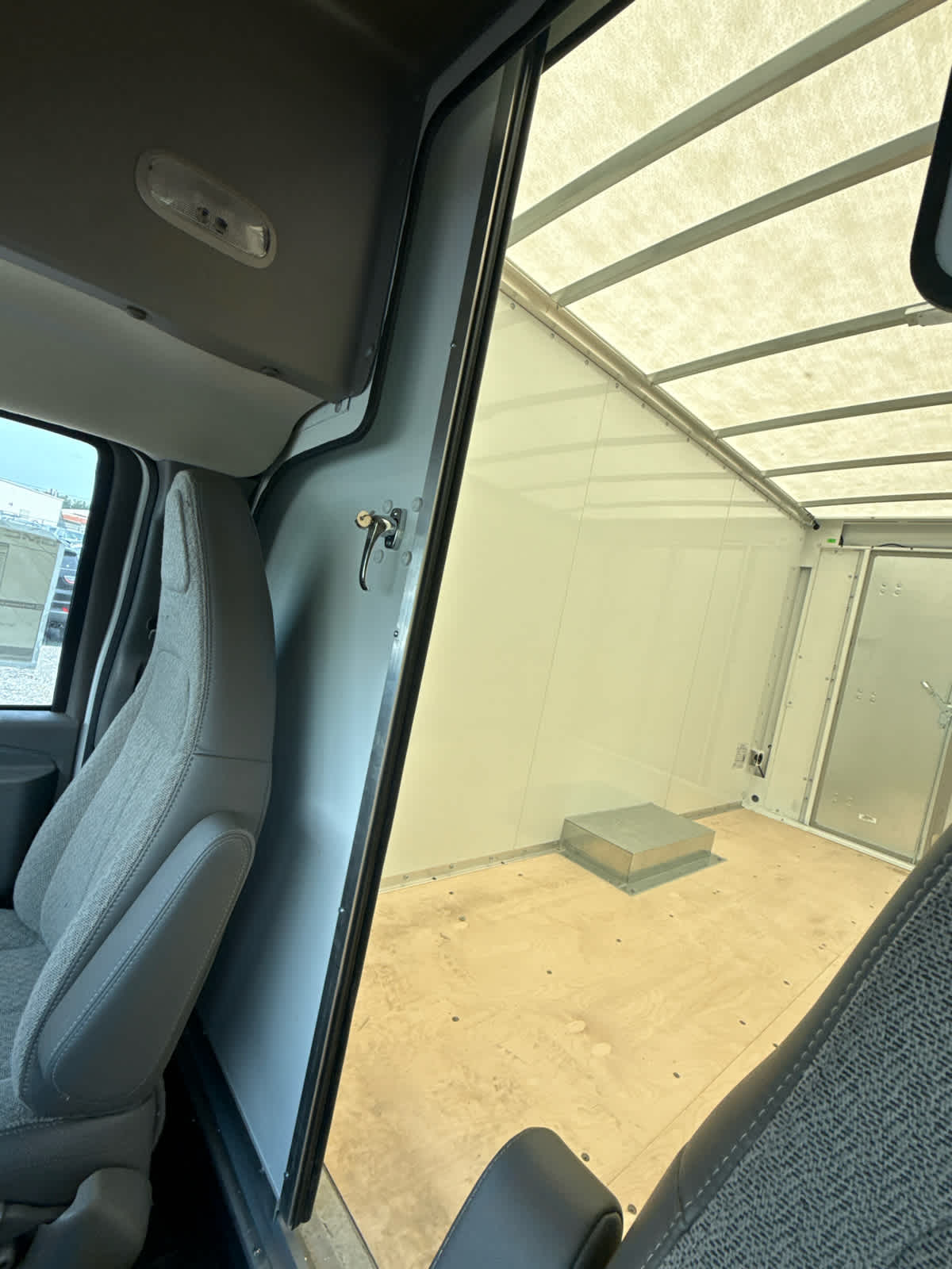 2025 GMC Savana Cutaway Work Van
